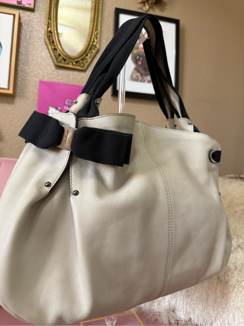 💯Auth! SALVATORE FERRAGAMO Cream Leather Bag/ Black Bow Accents/Brass Hardware.